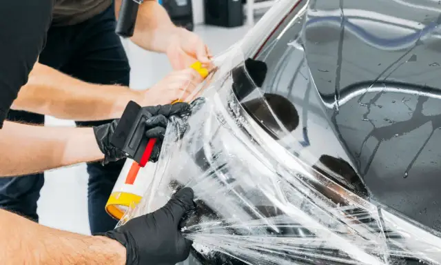 Woskowanie samochodu: Czy to wciąż najlepsza ochrona lakieru?