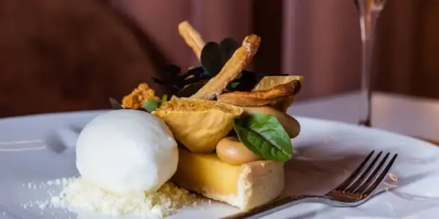 Gdzie zjeść w Konstancinie-Jeziornie? Najlepsze restauracje na każdą okazję