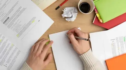 Ile kosztuje odpis świadectwa maturalnego? Sprawdź, by uniknąć niepotrzebnych wydatków