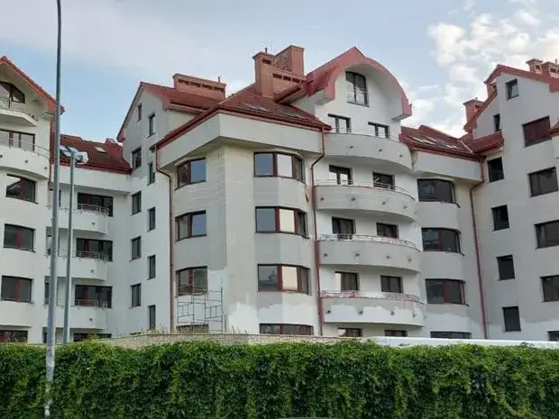 Osiedle w Warszawie jak osiedle: porównanie Zasadowa i Starodęby