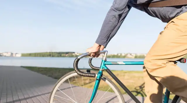 Ile kalorii spala 1 km na rowerze? Zaskakujące różnice w spalaniu