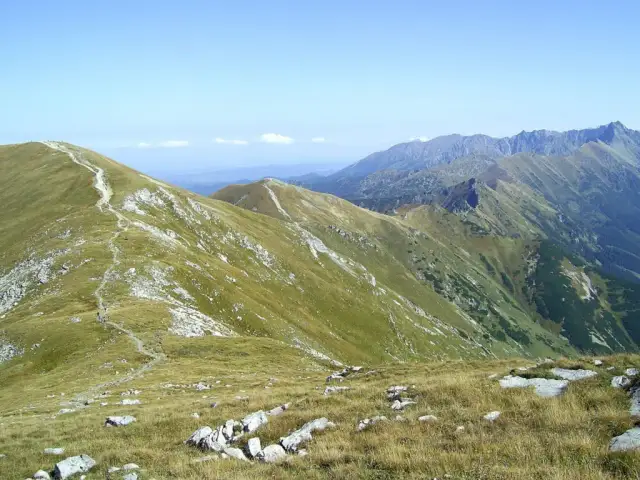 Babia Góra gdzie jest? Dokładna lokalizacja i wskazówki dojazdu