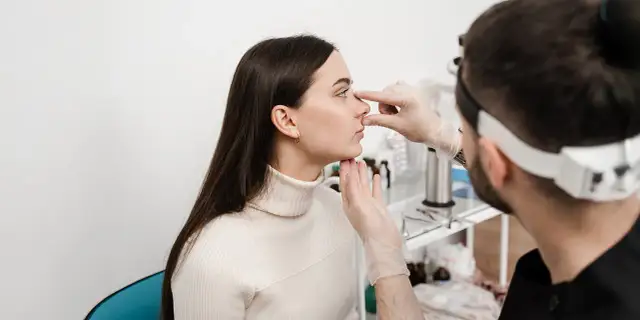 Krzywa przegroda nosowa objawy - jak rozpoznać problemy zdrowotne?