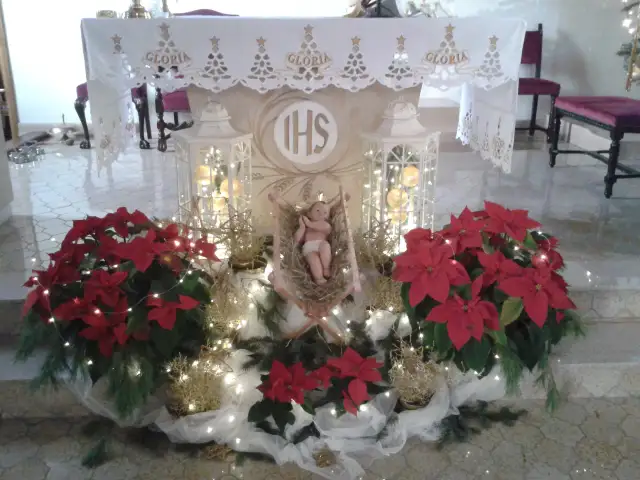 Jak udekorować kościół na Boże Narodzenie, by stworzyć magię świąt