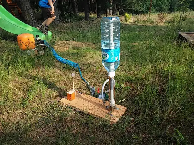 Jak zrobić rakietę z butelki – proste i efektowne projekty DIY