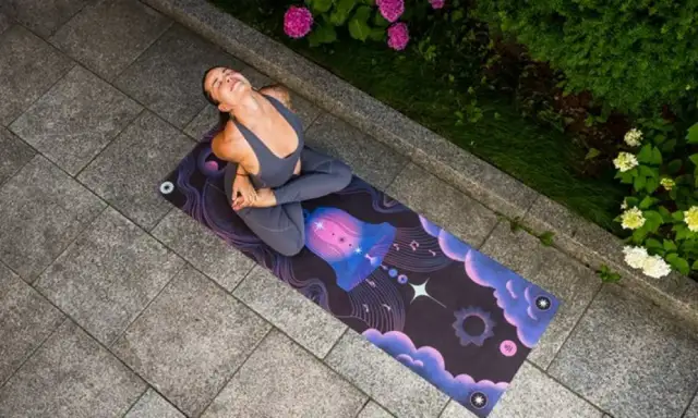 Jak wybrać matę do jogi? Kompletny przewodnik po materiałach i grubości