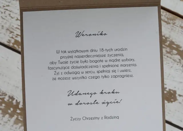 Mądre życzenia na 18 urodziny od chrzestnej dla Weroniki: "Udanego kroku w dorosłe życie!