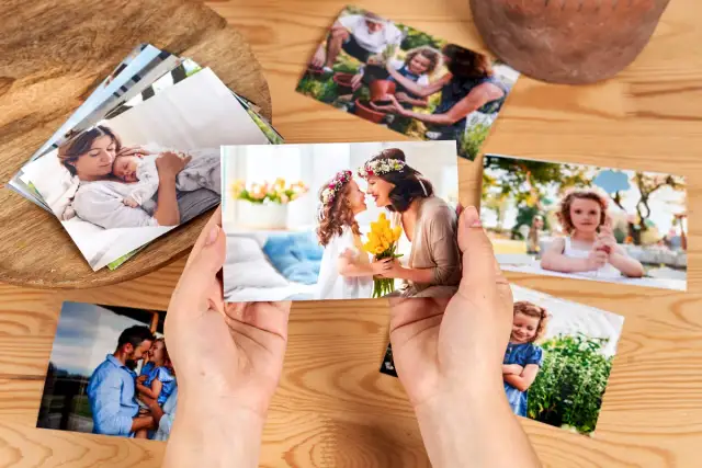 Odbitki ze zdjęć: Poradnik, jak odzyskać wspomnienia z papieru i cyfry