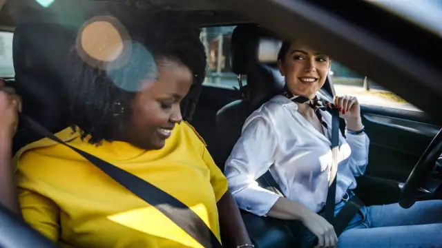 Ist die Positionsverstellhilfe für den Sicherheitsgurt erlaubt? Wichtige Infos