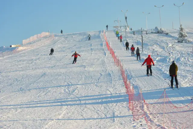 Najlepsze stoki narciarskie w Kujawsko-Pomorskiem: gdzie je znaleźć?