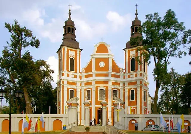 Sanktuarium Lubasz - niezwykłe miejsce kultu Królowej Rodzin w Wielkopolsce