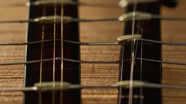 Jak zagrać akord F#? Poznaj skuteczne techniki dla początkujących