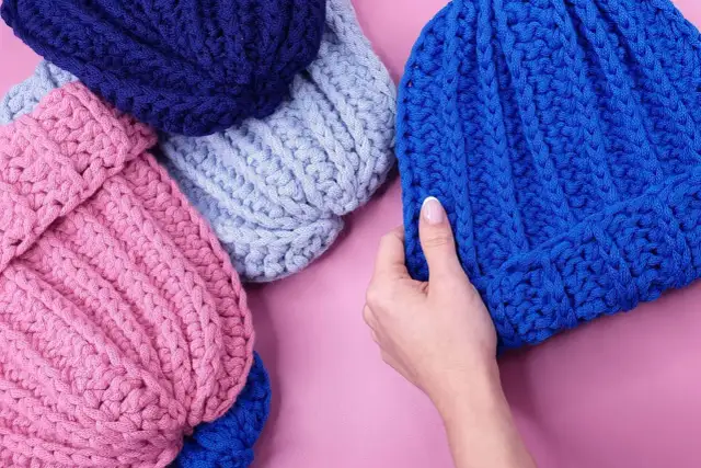 Najlepsza włóczka na czapkę zimową – wybierz ciepło i komfort