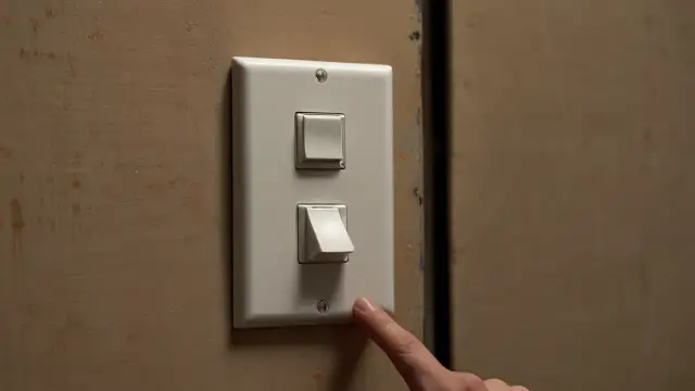 Jak zainstalować i jakie są funkcjonalności wyłącznika schodowego?