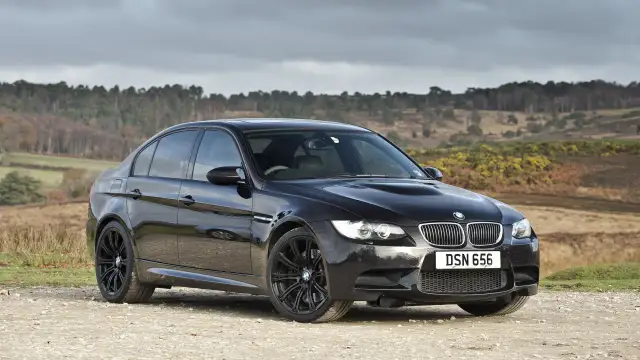 BMW E90 M3 – czy warto zainwestować w ten sportowy sedan?