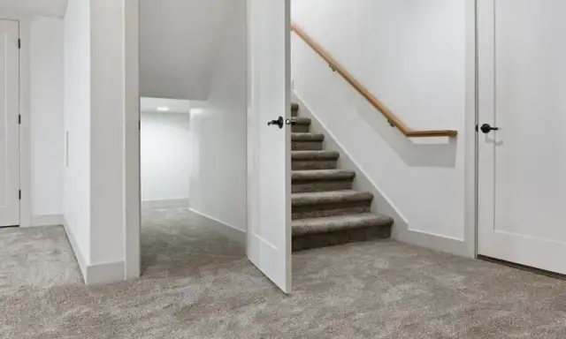 Jakie listwy do wykładziny dywanowej wybrać, aby uniknąć błędów?