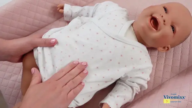Jak masować brzuszek niemowlaka? Ulga w kolce i wzdęciach!