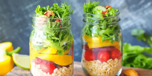 Co to jest kuchnia wegańska i dlaczego warto ją wypróbować?