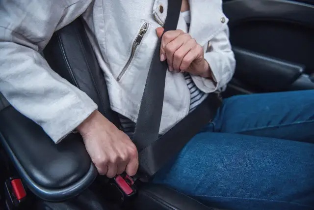 Dlaczego warto zapinać pasy bezpieczeństwa i unikać tragicznych skutków