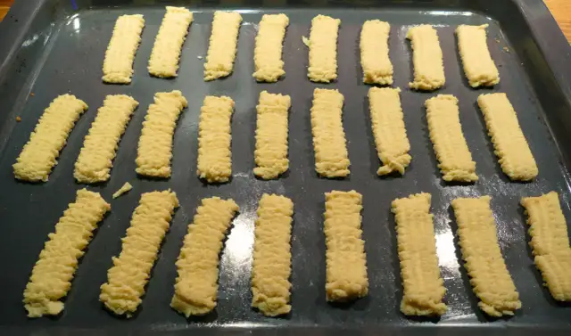 Suwaki: kruche ciastka z maszynki. Odtwórz smak dzieciństwa!