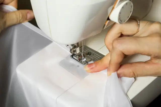 Szycie firanki krok po kroku: Poradnik dla początkujących