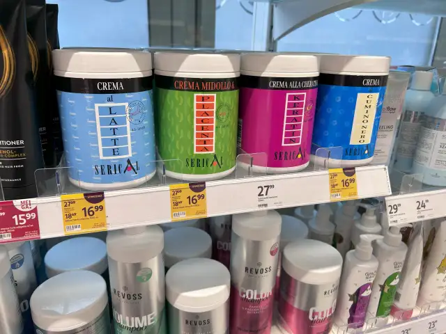 Ceny farb do włosów: Drogeria vs. Salon. Gdzie oszczędzić?