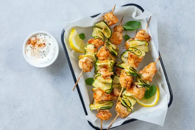 Co na obiad z cukinią? Odkryj 15+ inspiracji na pyszne dania!