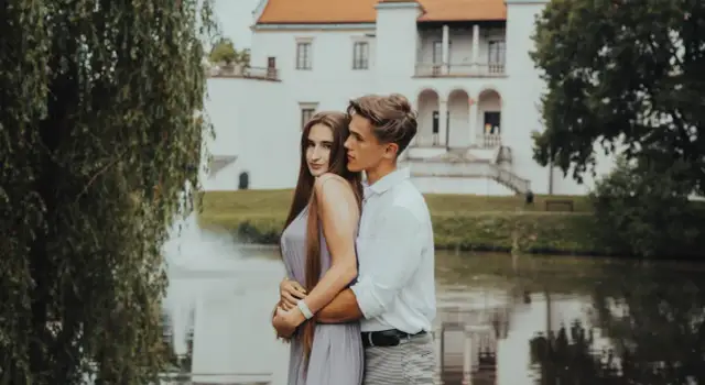 Ile wcześniej zaprasza się na wesele, aby uniknąć problemów?