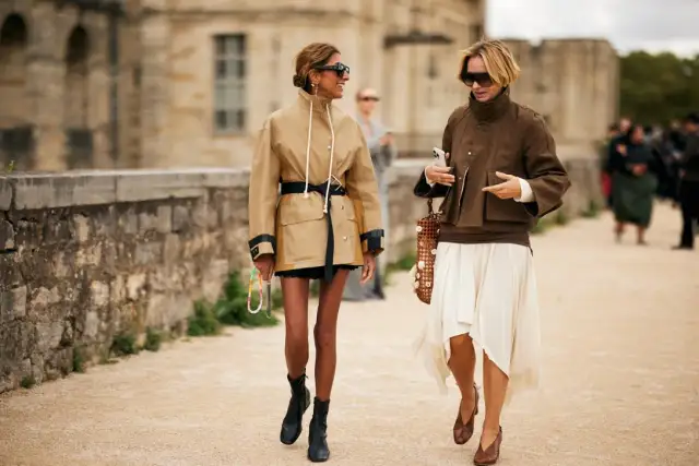 Modne spódnice 2025/2026: Trendy, fasony i stylizacje poznaj hity!