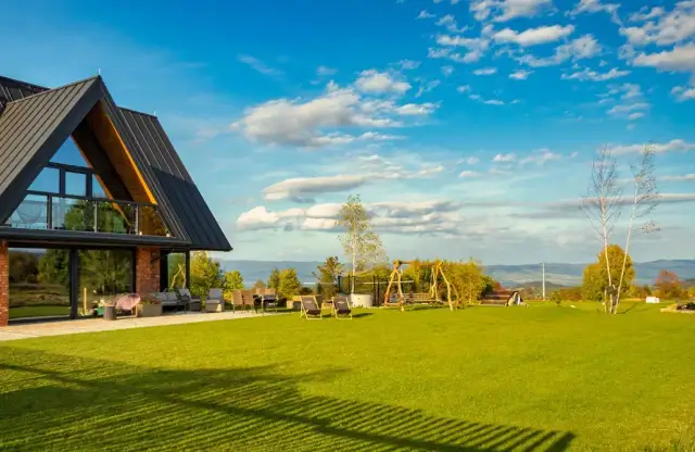 Bacówka w Białce Tatrzańskiej: Luksusowy domek czy prawdziwy oscypek?