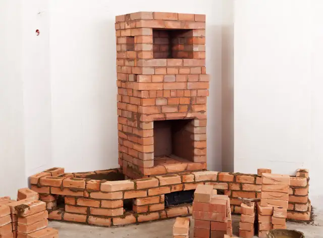 Ile waży cegła szamotowa? Zaskakujące różnice w wadze!