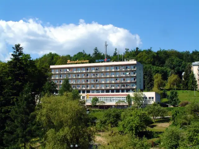 Sanatoria w Iwoniczu-Zdroju z basenem – relaks i rehabilitacja w jednym