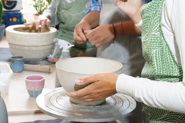 Zajęcia z ceramiki we Wrocławiu - poznaj najlepsze warsztaty i kursy