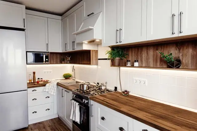 Blat kuchenny: drewno czy laminat? Odkryj różnice przed zakupem