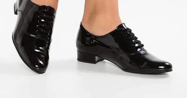 Jazzówki damskie stylizacje: 10 inspirujących pomysłów na każdą okazję