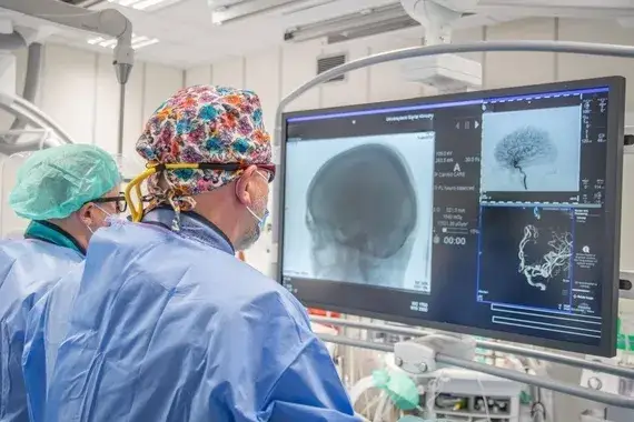 Neurochirurg Maciej Miś - gdzie przyjmuje i jak umówić wizytę?