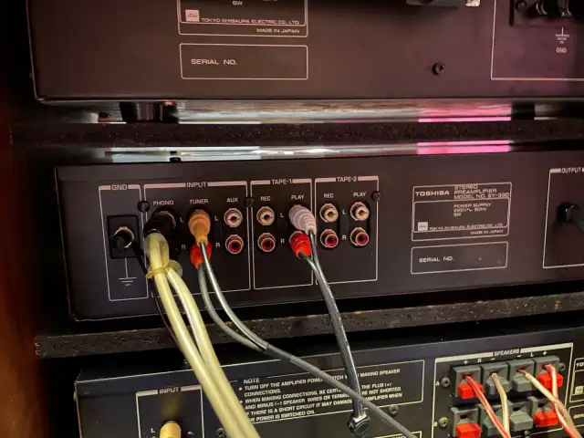 Jak podłączyć gramofon do kina domowego – uniknij najczęstszych błędów