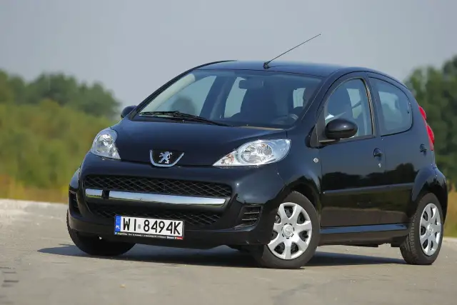 Peugeot 107: Ile litrów paliwa mieści bak? Zasięg i rezerwa
