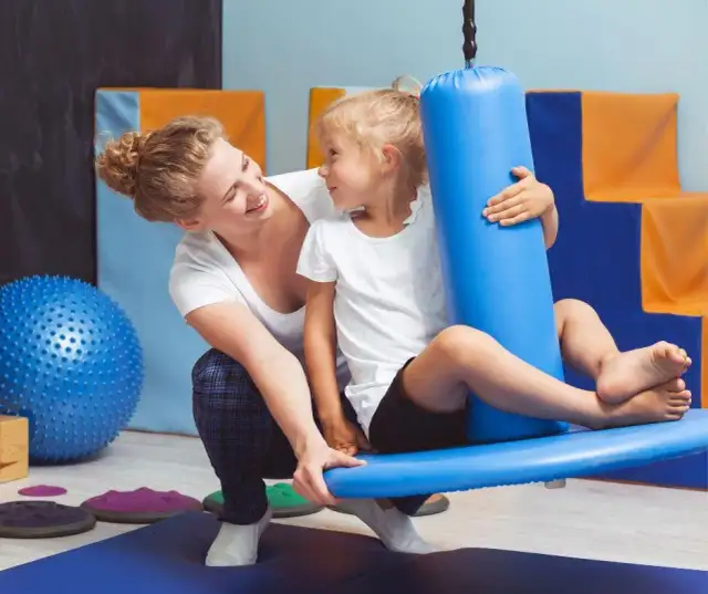 Jak postępować z dzieckiem z zaburzeniami integracji sensorycznej, aby uniknąć frustracji?