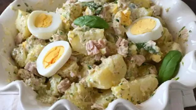 Salade de pommes de terre mayonnaise : le secret d'un plat savoureux