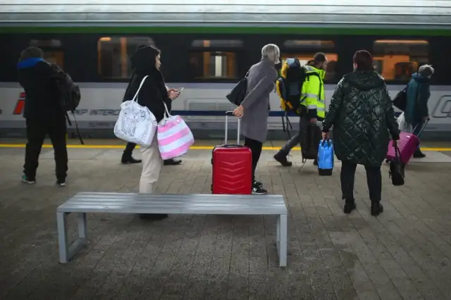 PKP Intercity: Jak sprawdzić przystanki pociągu i nie przegapić stacji?