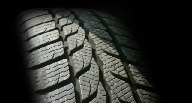 Jak odczytać datę opony i uniknąć niebezpieczeństwa na drodze