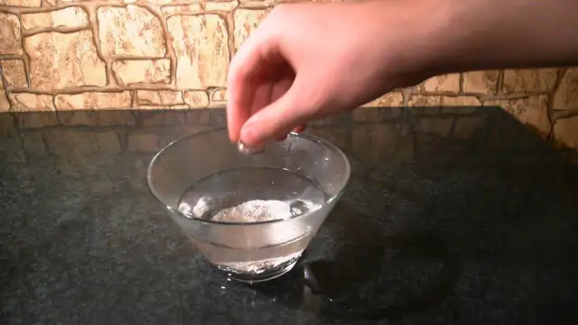 Jak wyczyścić srebro? Redukcja elektrochemiczna krok po kroku