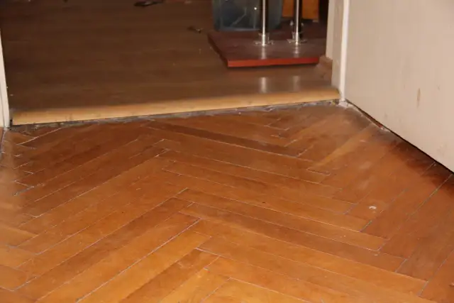 Co położyć na stary parkiet? Najlepsze rozwiązania do renowacji powierzchni