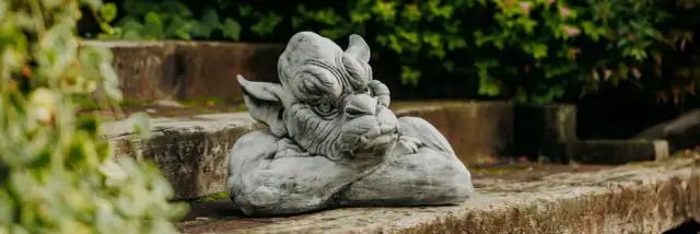 Gartenskulptur: Ideen, Materialien & Pflege für Ihren Garten