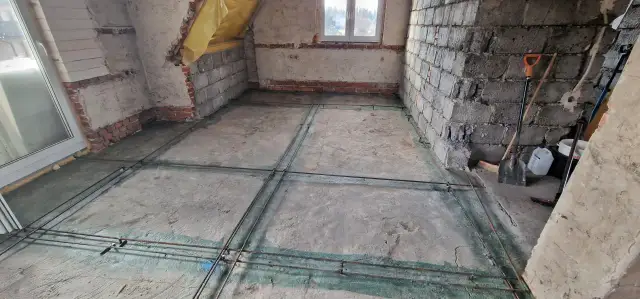 Stary strop trzeszczy? Wzmocnienie w starym budynku: poradnik eksperta