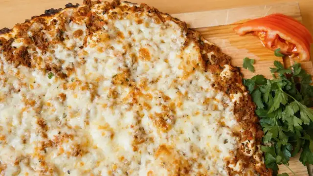 Ile kalorii ma hot dog z Orlenu? Poznaj ranking i wybieraj!