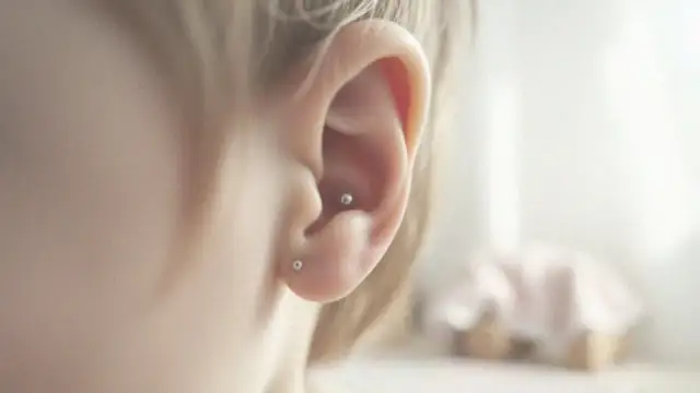 Co na ropiejące ucho od kolczyka? Skuteczne metody leczenia i zapobiegania