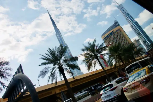 Ile metrów ma najwyższy budynek świata? Zaskakująca wysokość Burj Khalifa