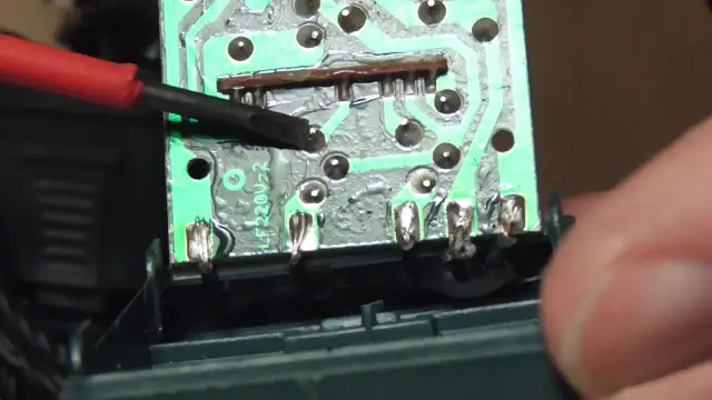 Jak podłączyć lampki LED bez programatora - proste kroki i porady